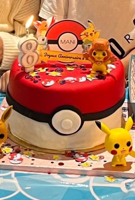 Photo client estelle R – Cake topper personnalisé décor Pokemon